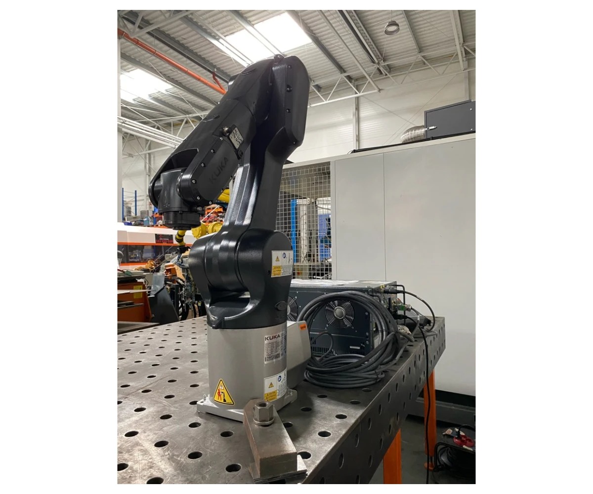 Roboty KUKA KR10-R1100-2